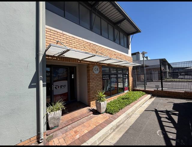 322M² WAREHOUSE TO LET IN AIRPORT INDUSTRIA